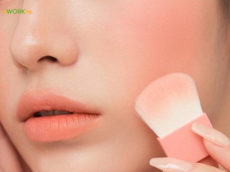 Bước 10: Thoa má hồng
