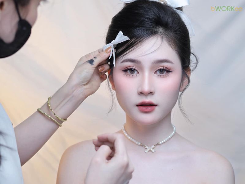 Đánh Giá Của Khách Hàng Về Jenny Makeup: Trải Nghiệm Thực Tế Từ Người Dùng