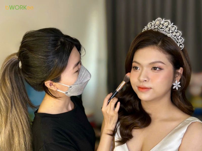 Hà Thủy Makeup