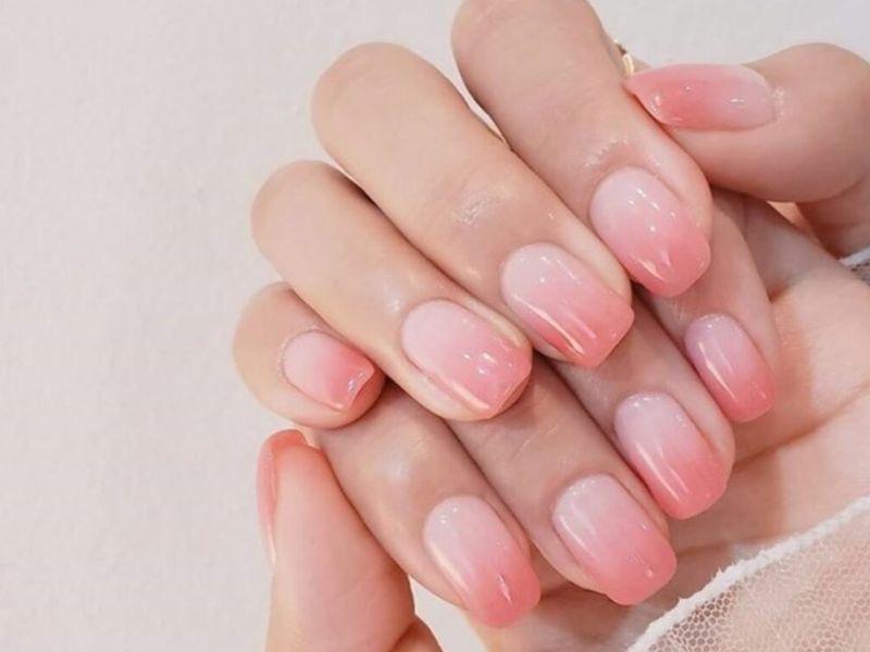 Hoàn Tất Sơn Móng Gel Với Dầu Biểu Bì