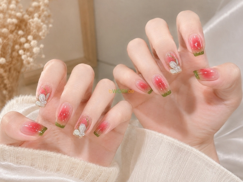 ELMIE Nails