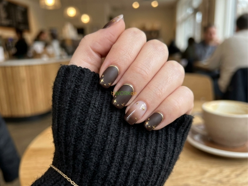 M&oacute;m Nails