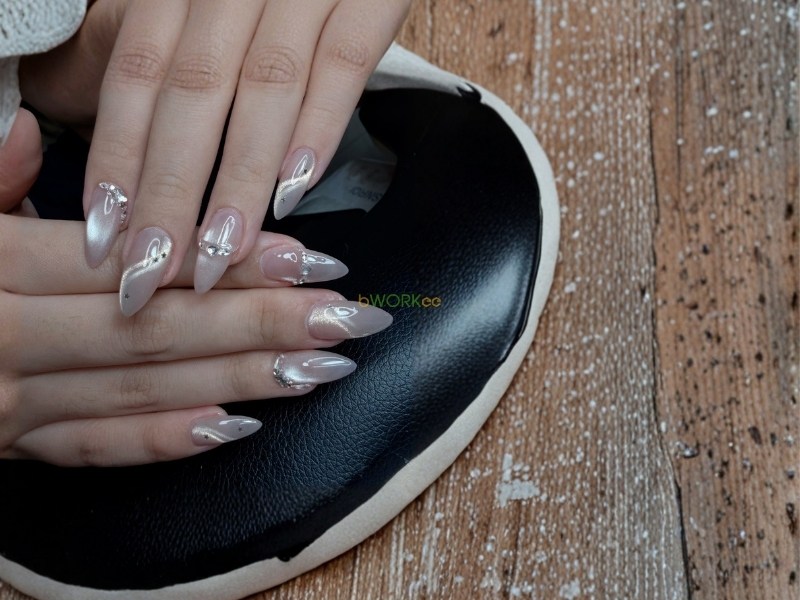 Hướng dẫn đặt lịch l&agrave;m nail tại gia nhanh ch&oacute;ng