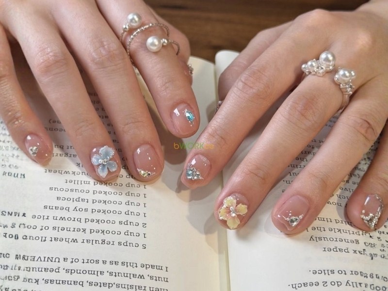 Hướng dẫn đặt lịch l&agrave;m nail tại gia nhanh ch&oacute;ng