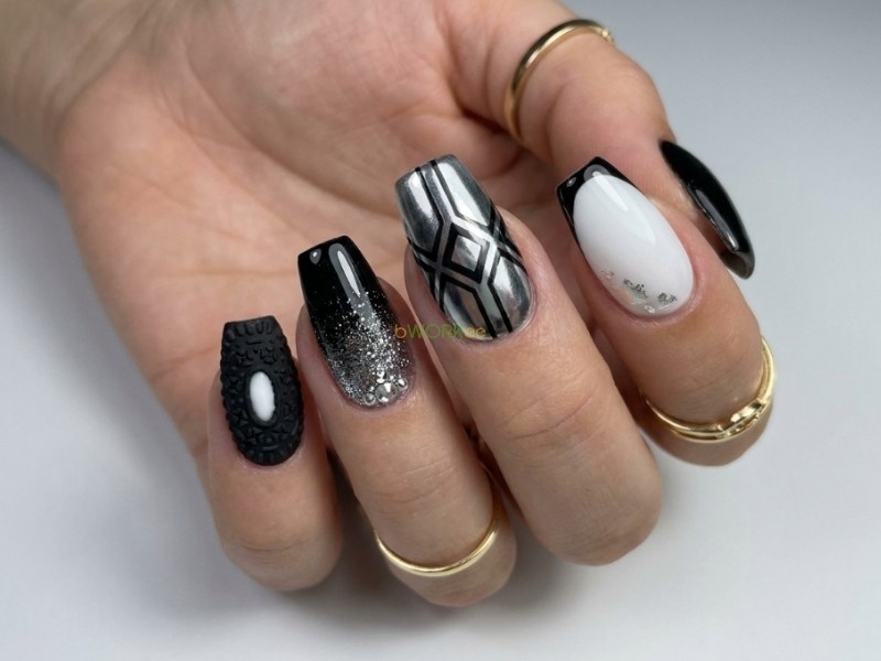 Hướng dẫn đặt lịch l&agrave;m nail x&atilde; Nhuận Đức tại gia nhanh ch&oacute;ng