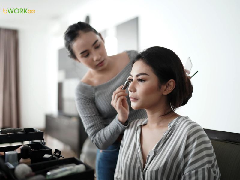 Ưu điểm của dịch vụ trang điểm tại nhà