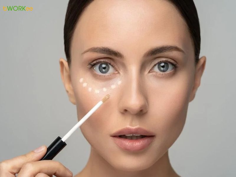 Sử dụng kem che khuyết điểm