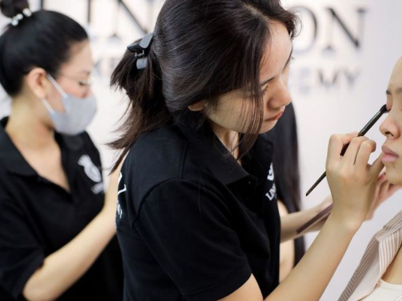 Khám phá dịch vụ trang điểm tại nhà Quận 7 chất lượng tại HCM