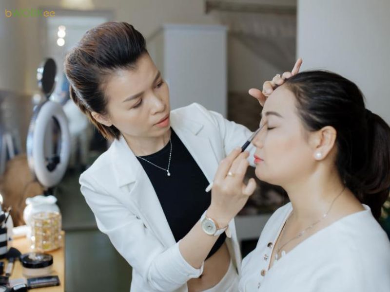 Bworkee - đơn vị trang điểm tại nhà Quận 12 uy tín