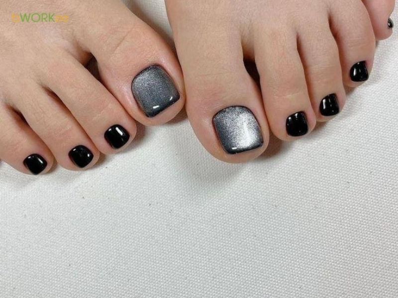 M&oacute;ng ch&acirc;n mắt m&egrave;o đen