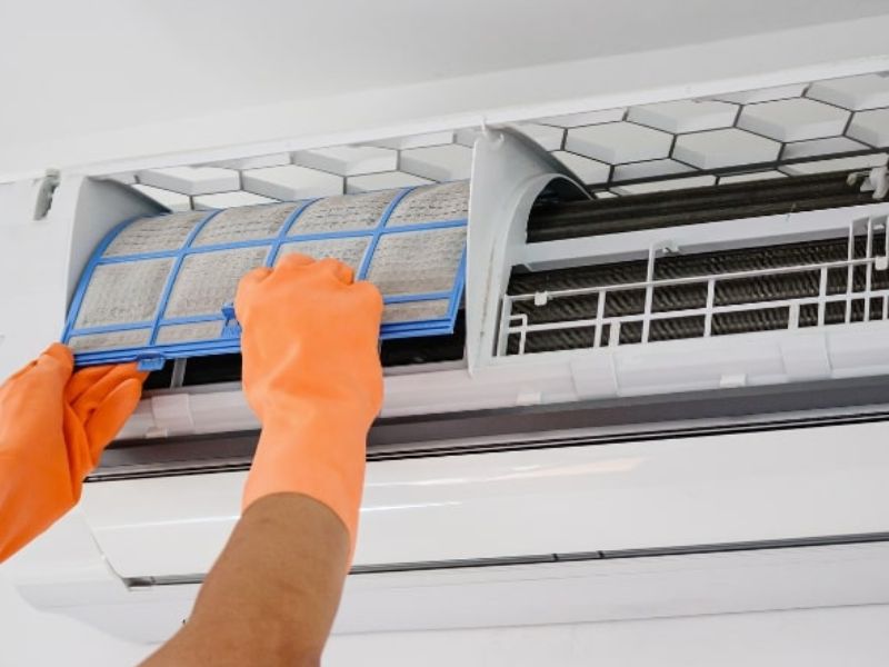 Khách hàng có nên sử dụng dịch vụ vệ sinh thiết bị tại nhà