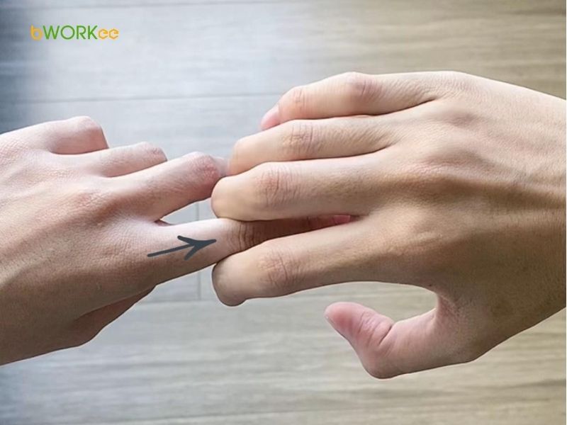 B&agrave;i tập vuốt, duỗi căng v&agrave; gập ng&oacute;n tay