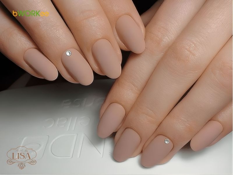 Cách cắt móng tay tròn, bầu và oval