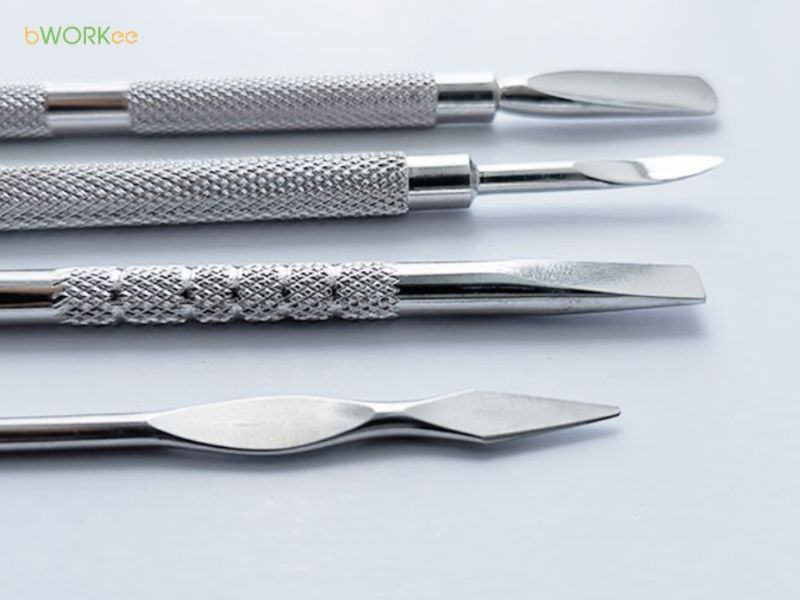 Chuẩn bị dụng cụ và vệ sinh