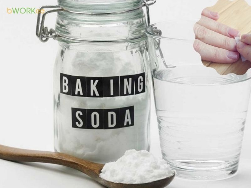  Dùng baking soda làm trắng và loại bỏ mảng bám móng