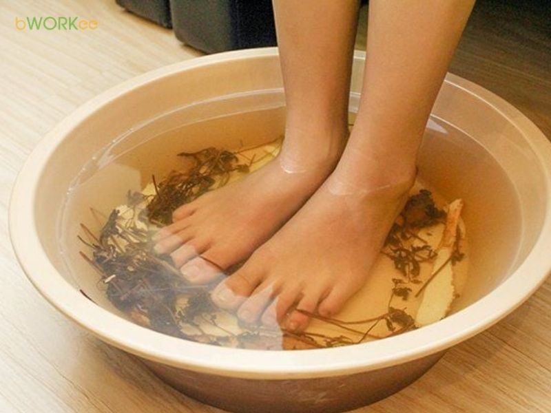 Làm mềm móng và da