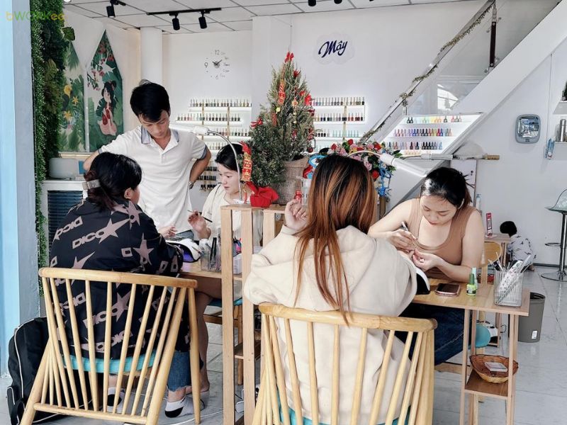 Mây nail spa