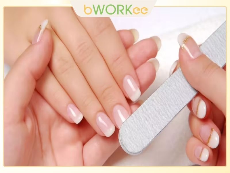 V&igrave; sao bạn n&ecirc;n dưỡng m&oacute;ng tay thường xuy&ecirc;n ?